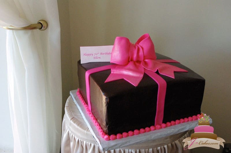 (127) Gift Box Birthday Cake