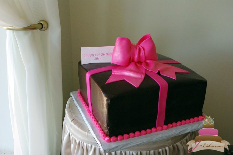 (436) Gift Box Birthday Cake
