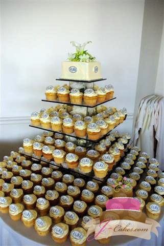 (635) Monogram Cupcakes