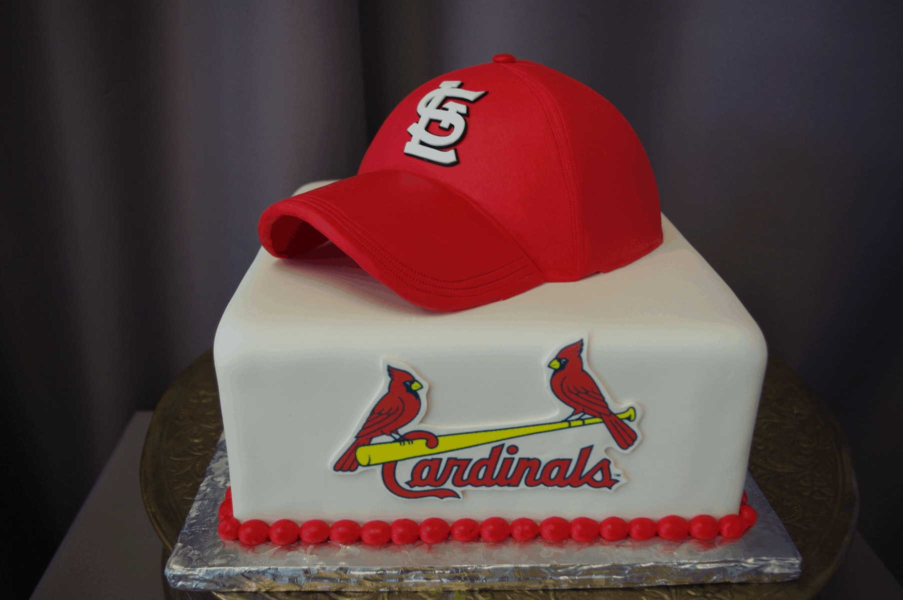 (733) Cardinals Baseball Cake