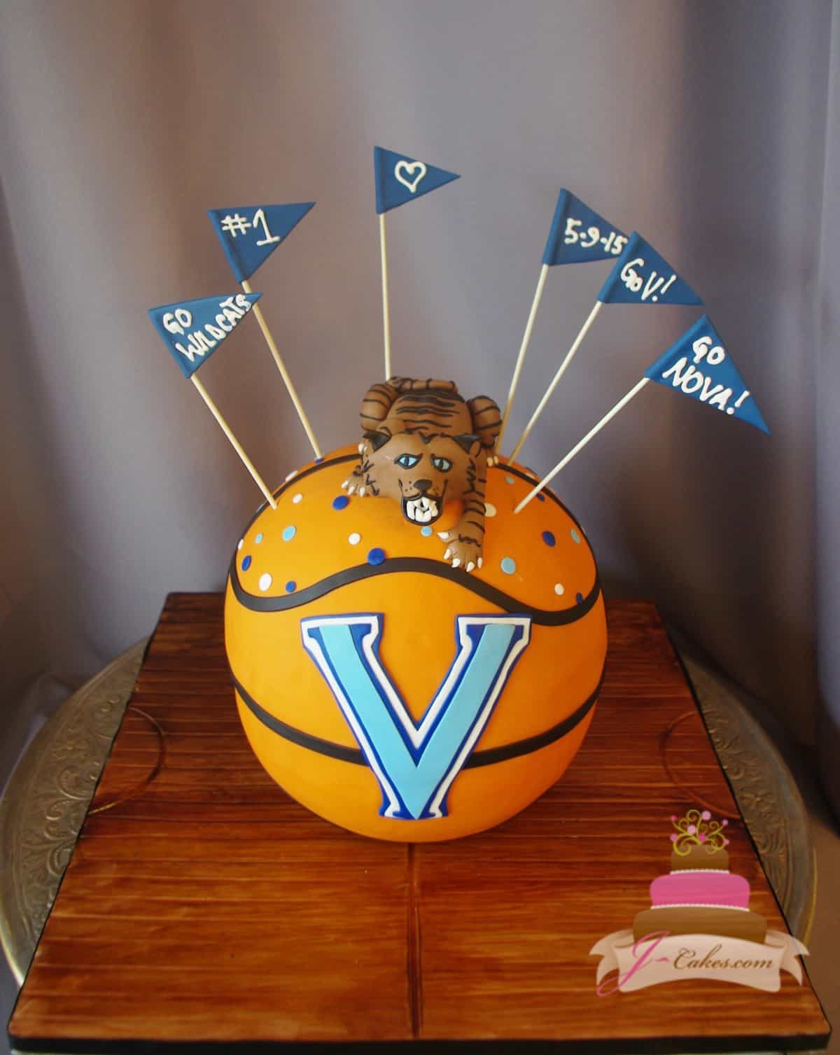 (727) Villanova Wildcats Basketball Groom's Cake