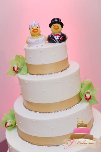 (1122) Gold Ribbon Dot Wedding Cake