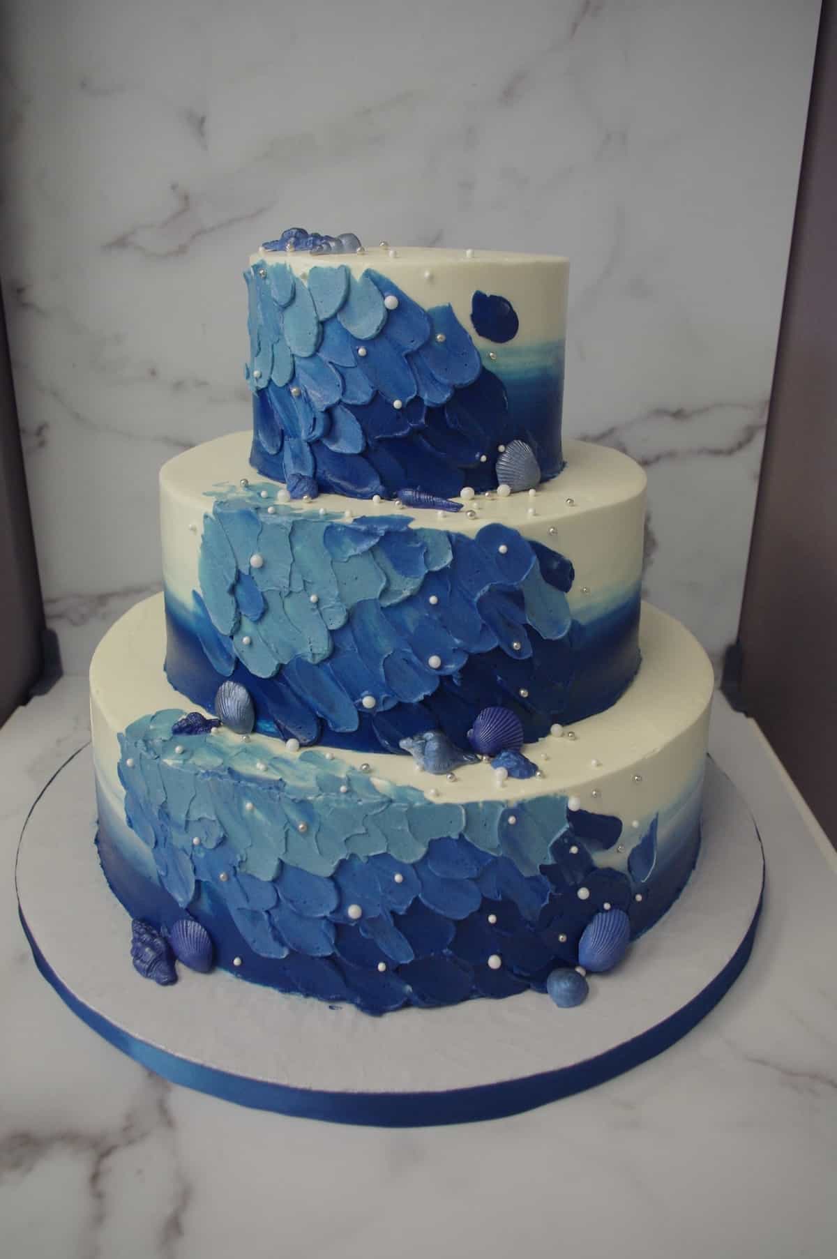 (1188) Blue Diagonal Smear Wedding Cake