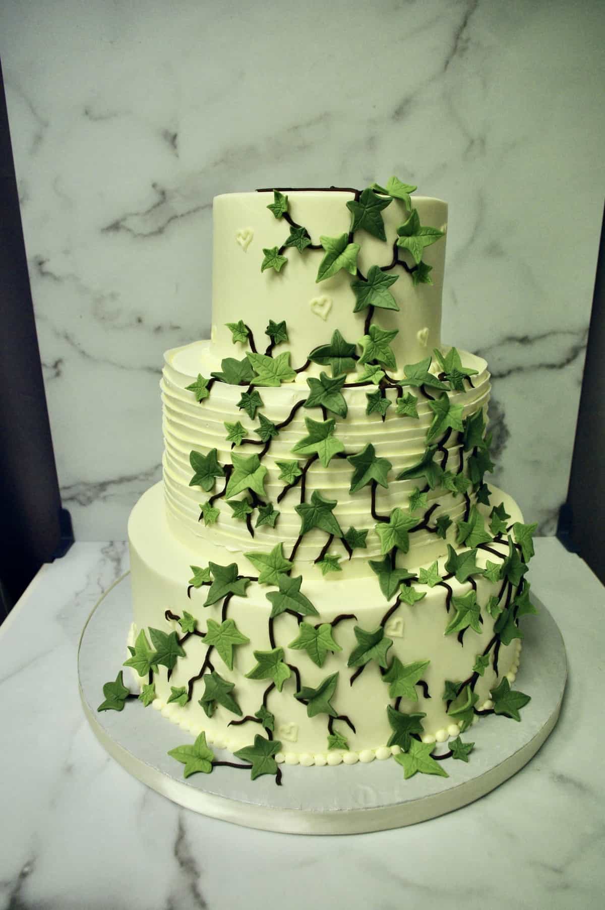 (1194) Ivy Vines Wedding Cake
