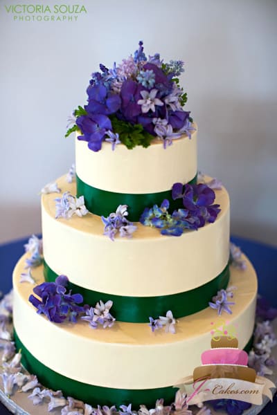 (1014) Green Ribbon Wedding Cake with Purple Flowers