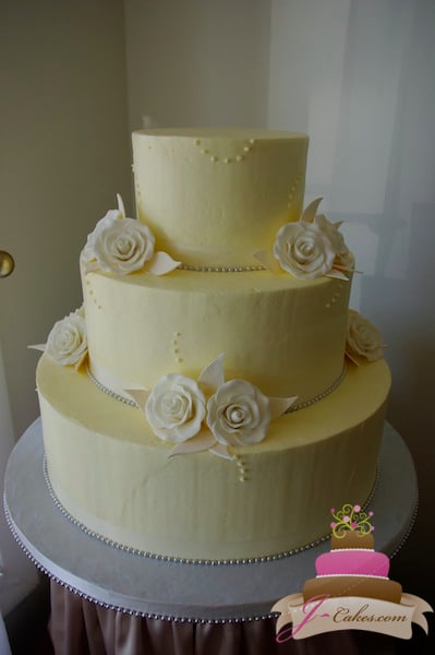 (1092) Wedding Cake with Sugar Rose Clusters