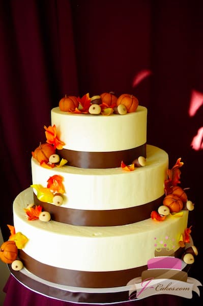 (1114) Autumn Theme Wedding Cake with Pumpkins and Acorns