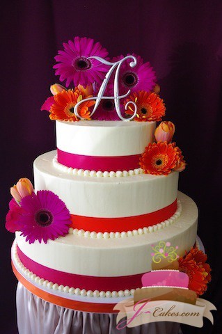 (1025) Gerber Daisy Wedding Cake