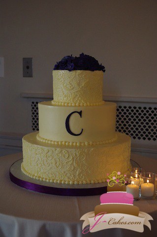 (1079) Paisley Wedding Cake with Fondant Monogram