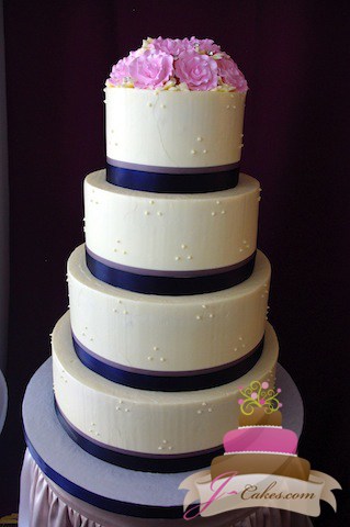 (1026) Piped Dot Wedding Cake with Sugar Flowers
