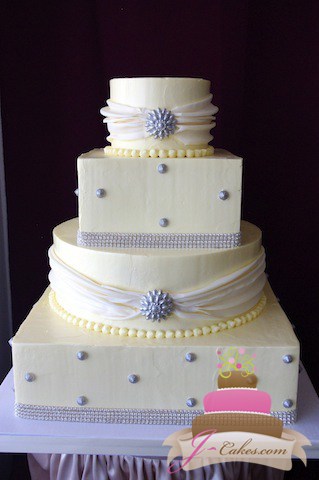 (1043) Wedding Cake with Edible Bling