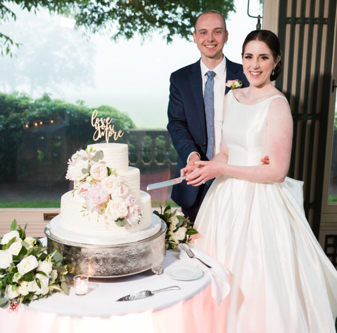 Gretchen & Eric’s Wedding Cake and Tennis Cupcakes